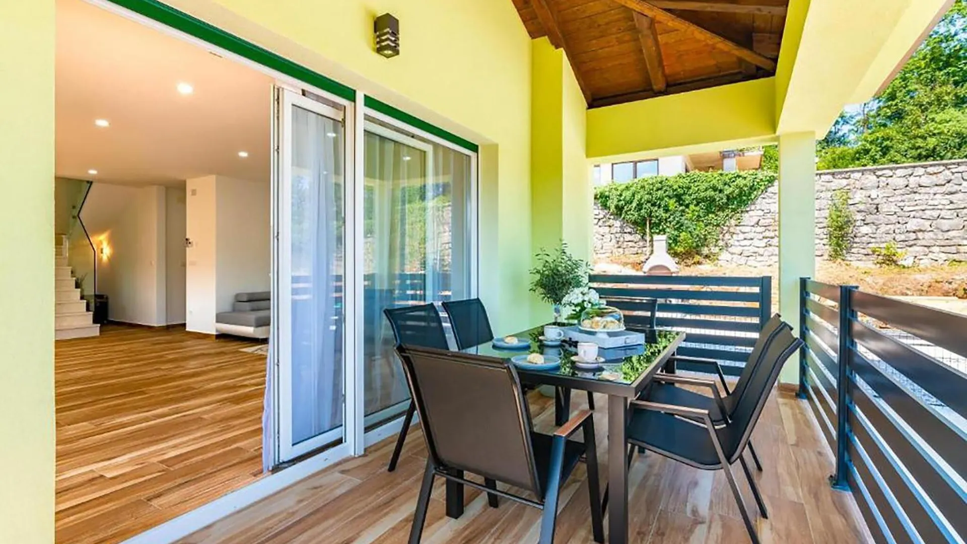 Awesome Home In Matulji With Private Swimming Pool, Can Be Inside Or Outside 펜션